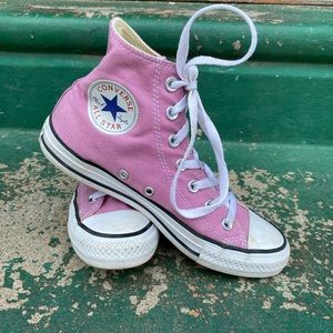 Magenta High Top Converse (SZ 7)